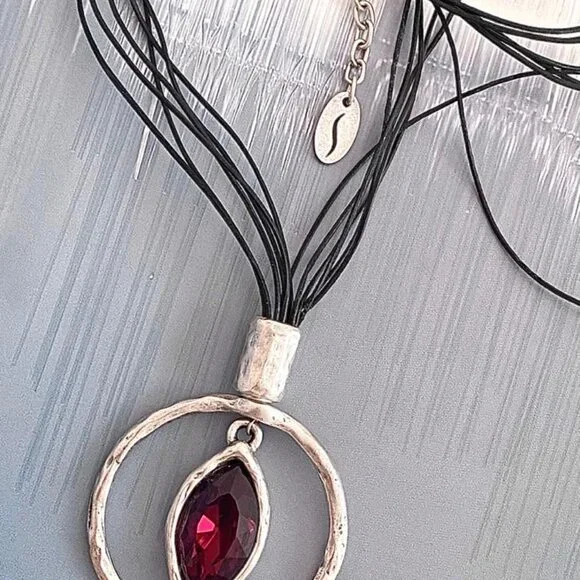 NECKLACE - Picture 4 of 6